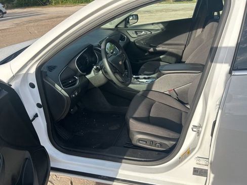 Used 2025 Chevrolet Malibu LT image 5