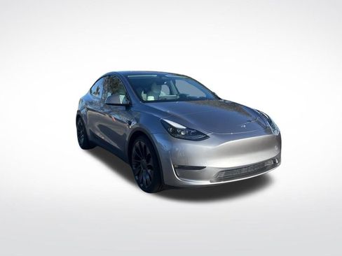 Used 2024 Tesla Model Y Performance image 2