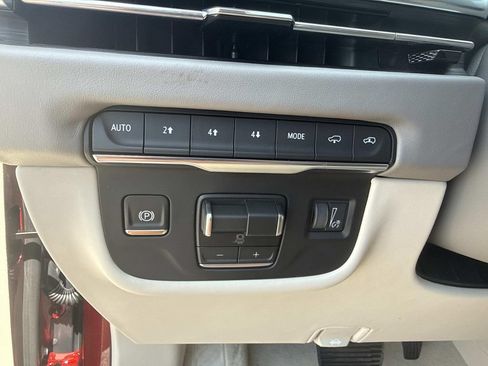 New 2026 Cadillac Escalade ESV Platinum Sport w/ LPO, Floor Liner Package AWD/4WD image 33