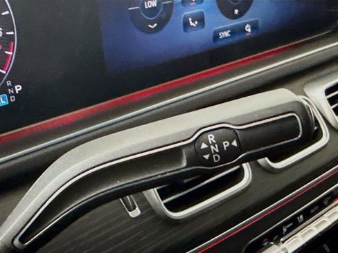 Used 2025 Mercedes-Benz GLE 450e 4MATIC image 19