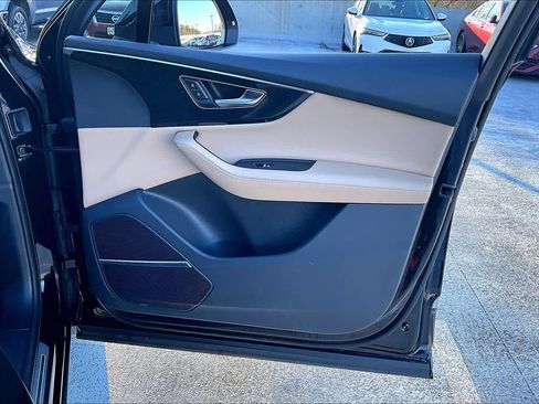 Used 2022 Audi Q7 Premium Plus image 23