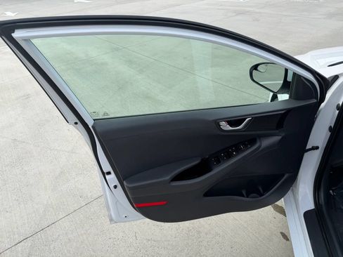 Used 2019 Hyundai Ioniq Blue FWD image 23