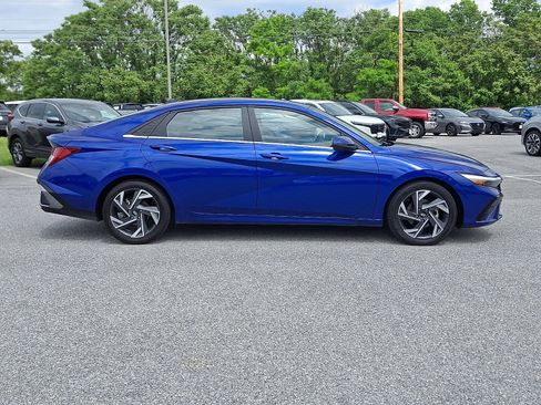 Used 2024 Hyundai Elantra Limited FWD image 7