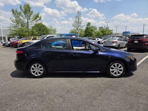 Used 2024 Toyota Corolla LE image 5