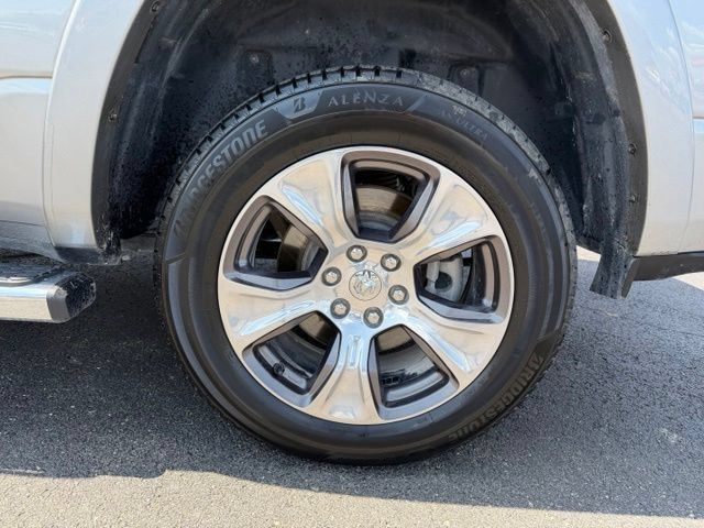 Used 2019 RAM 1500 Laramie AWD/4WD image 19