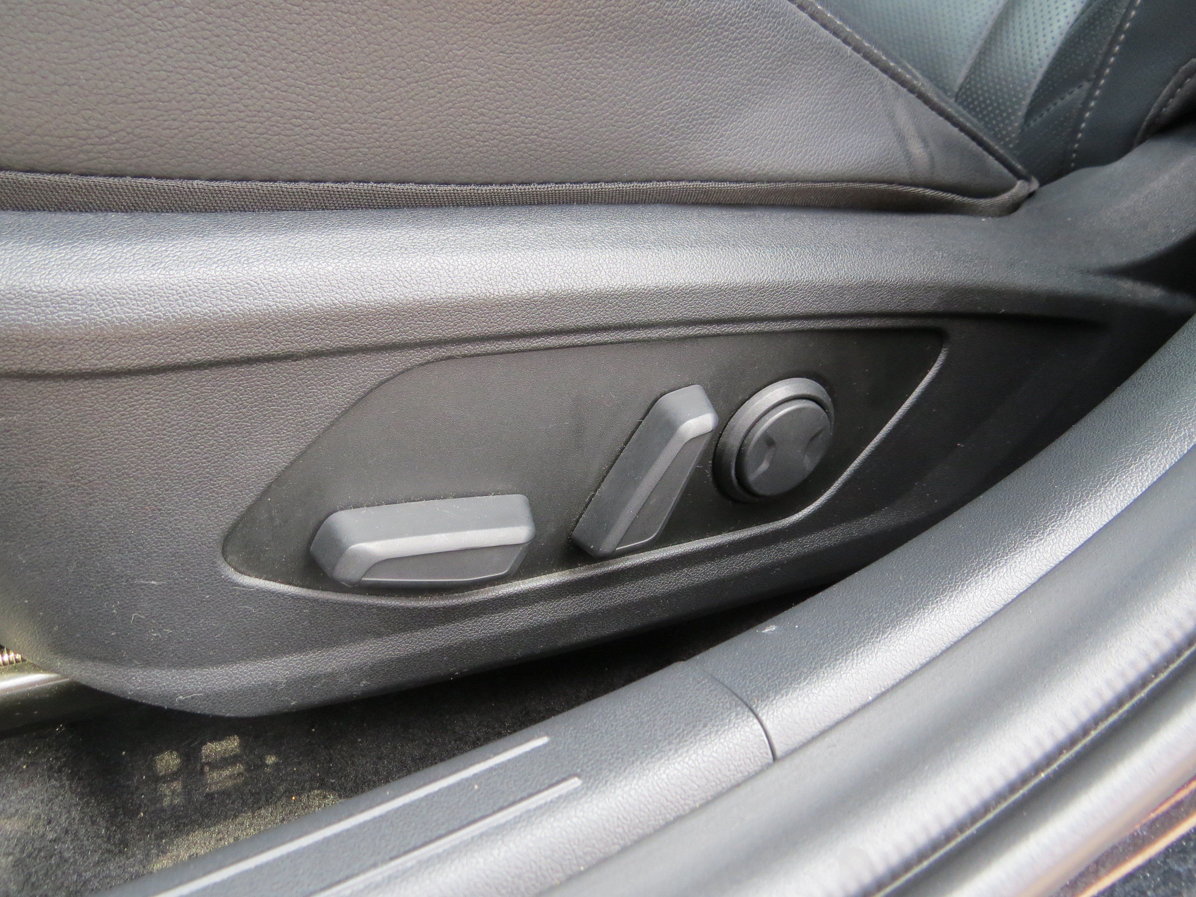 Used 2023 Hyundai Elantra Limited FWD image 14