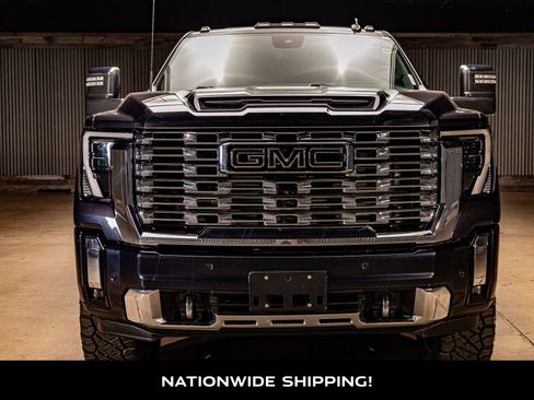 Used 2024 GMC Sierra 3500 Denali w/ Denali Reserve Package image 4
