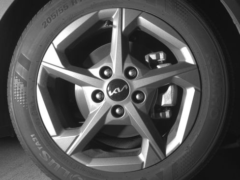 Used 2025 Kia K4 FWD image 13