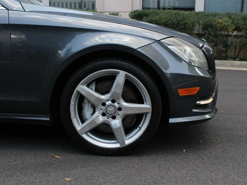 Used 2013 Mercedes-Benz CLS 550 w/ Premium I Pkg image 4