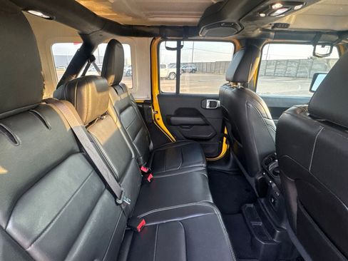 Used 2019 Jeep Wrangler Unlimited Sahara AWD/4WD image 30