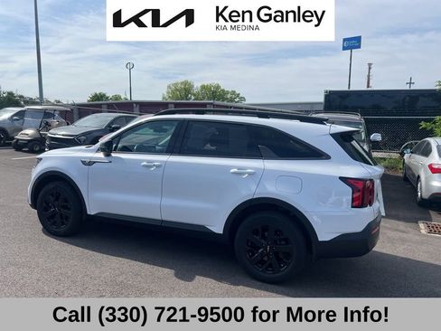 Certified 2023 Kia Sorento S w/ Panoramic Sunroof Package AWD/4WD image 9