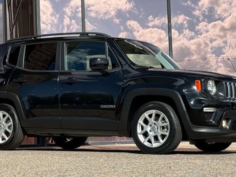 Used 2019 Jeep Renegade Latitude w/ UConnect 8.4 Nav Group image 17