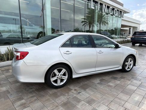 Used 2014 Toyota Camry SE w/ Fleet Convenience Package image 2