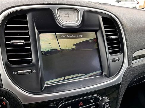 Used 2018 Chrysler 300 Limited w/ Safetytec Plus Group AWD/4WD image 21