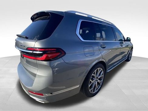 Used 2025 BMW X7 xDrive40i w/ Premium Package AWD/4WD image 11