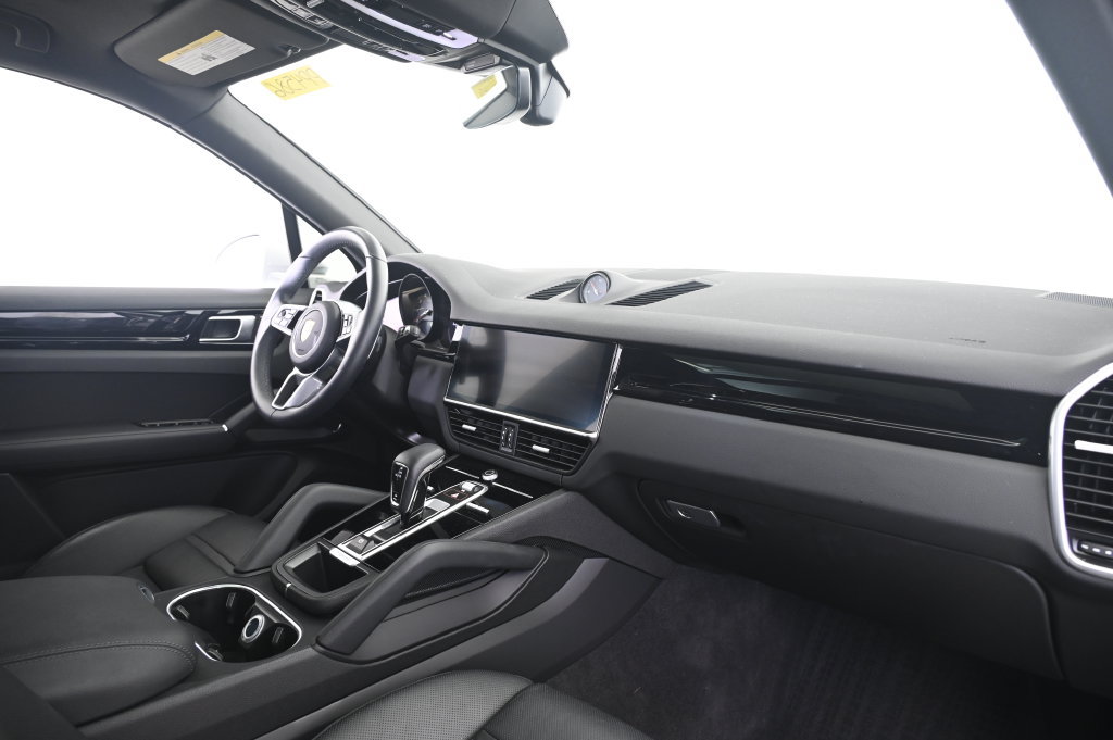 Used 2023 Porsche Cayenne Platinum Edition AWD/4WD image 22