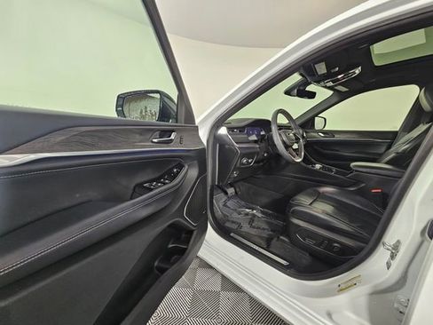 Used 2023 Jeep Grand Cherokee L Overland image 23