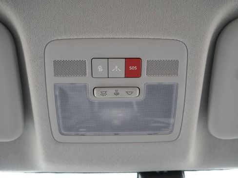 Certified 2023 Hyundai Venue Limited w/ Cargo Package image 17