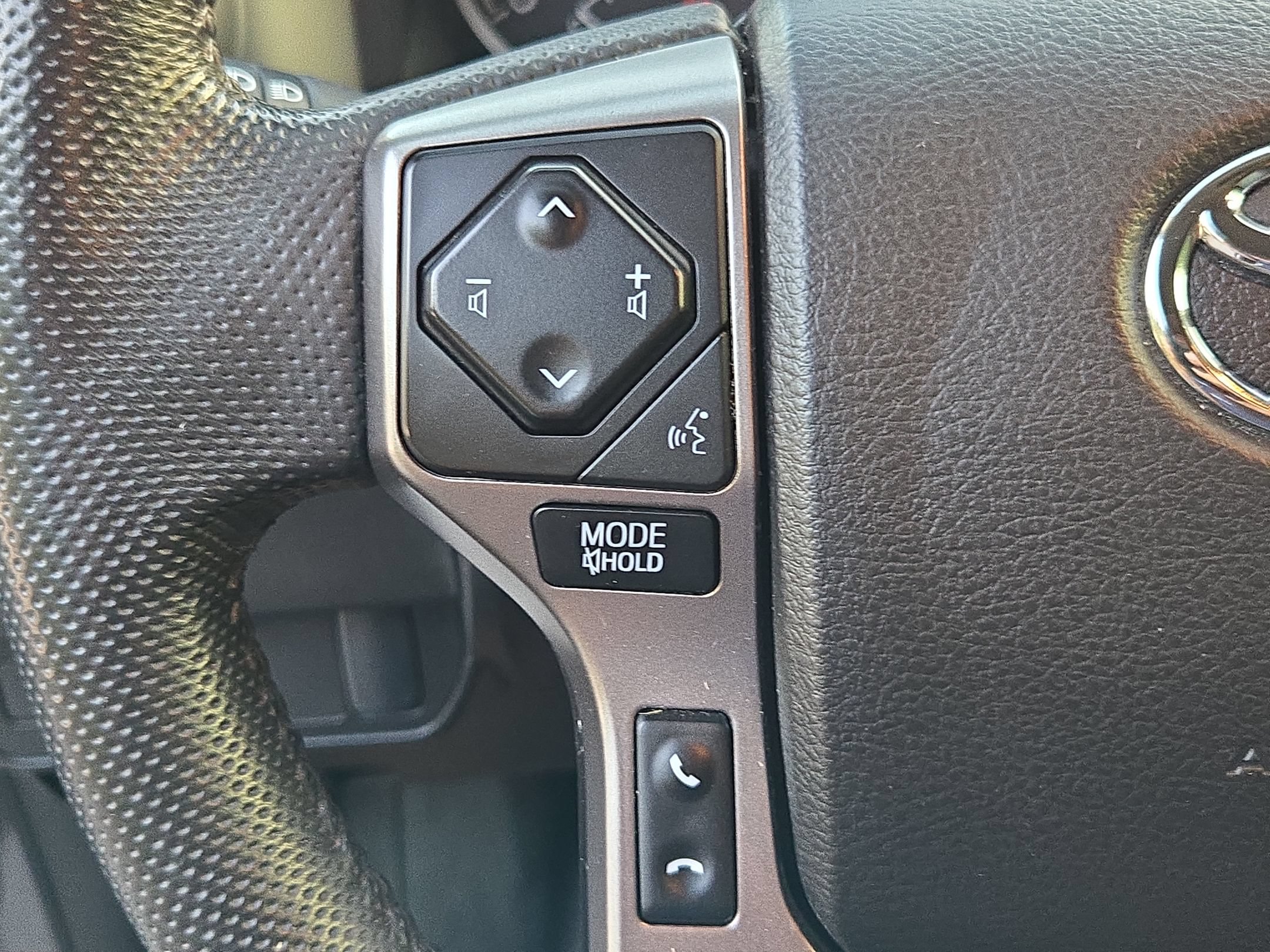 Used 2022 Toyota Tacoma SR5 w/ SR5 Appearance Package (SM) RWD image 26