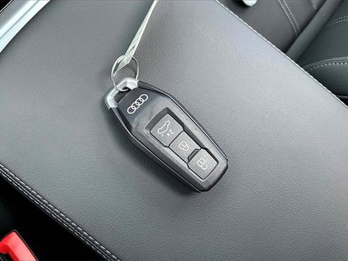 Used 2025 Audi Q5 Premium image 10