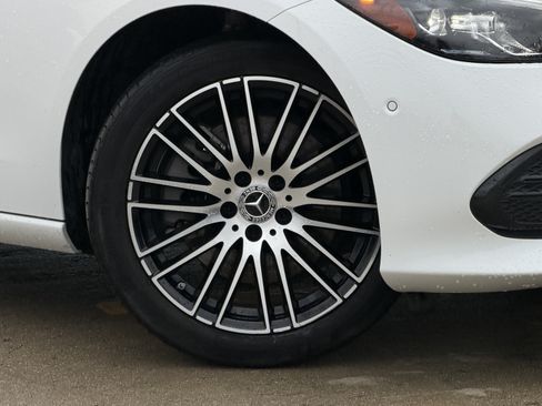 Used 2024 Mercedes-Benz C 300 Sedan image 3