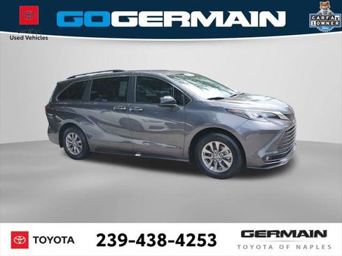 Certified 2025 Toyota Sienna XLE FWD image 6