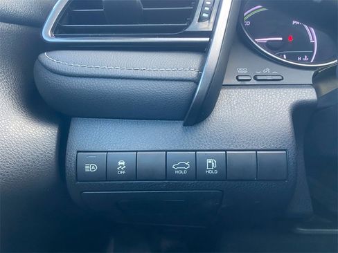 Used 2022 Toyota Camry SE image 18