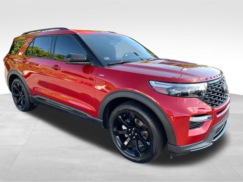 Used 2024 Ford Explorer ST-Line w/ Class IV Trailer Tow Package RWD image 9