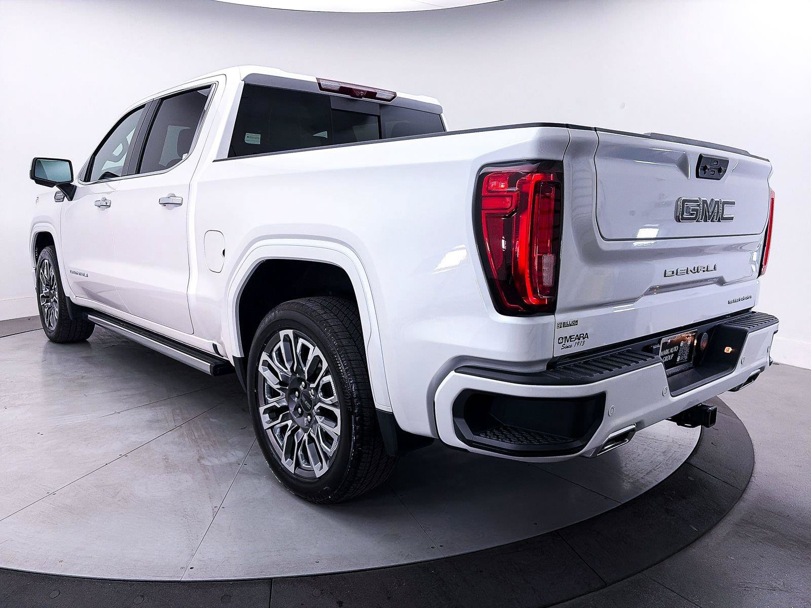 Used 2023 GMC Sierra 1500 Denali Ultimate AWD/4WD image 18