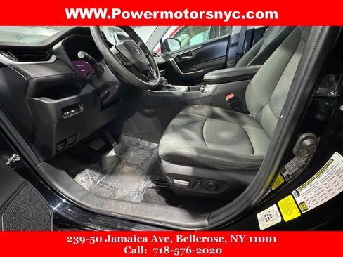 Used 2024 Toyota RAV4 XLE image 17