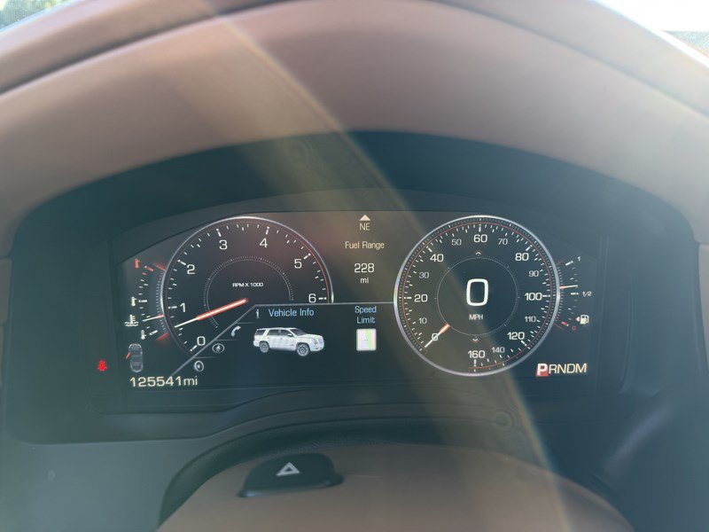 Used 2015 Cadillac Escalade Platinum AWD/4WD image 12