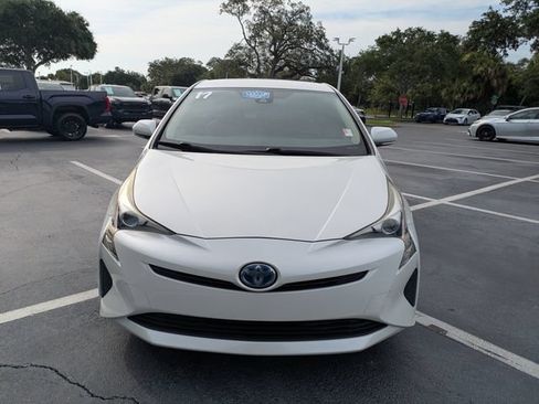 Used 2017 Toyota Prius Three FWD image 9