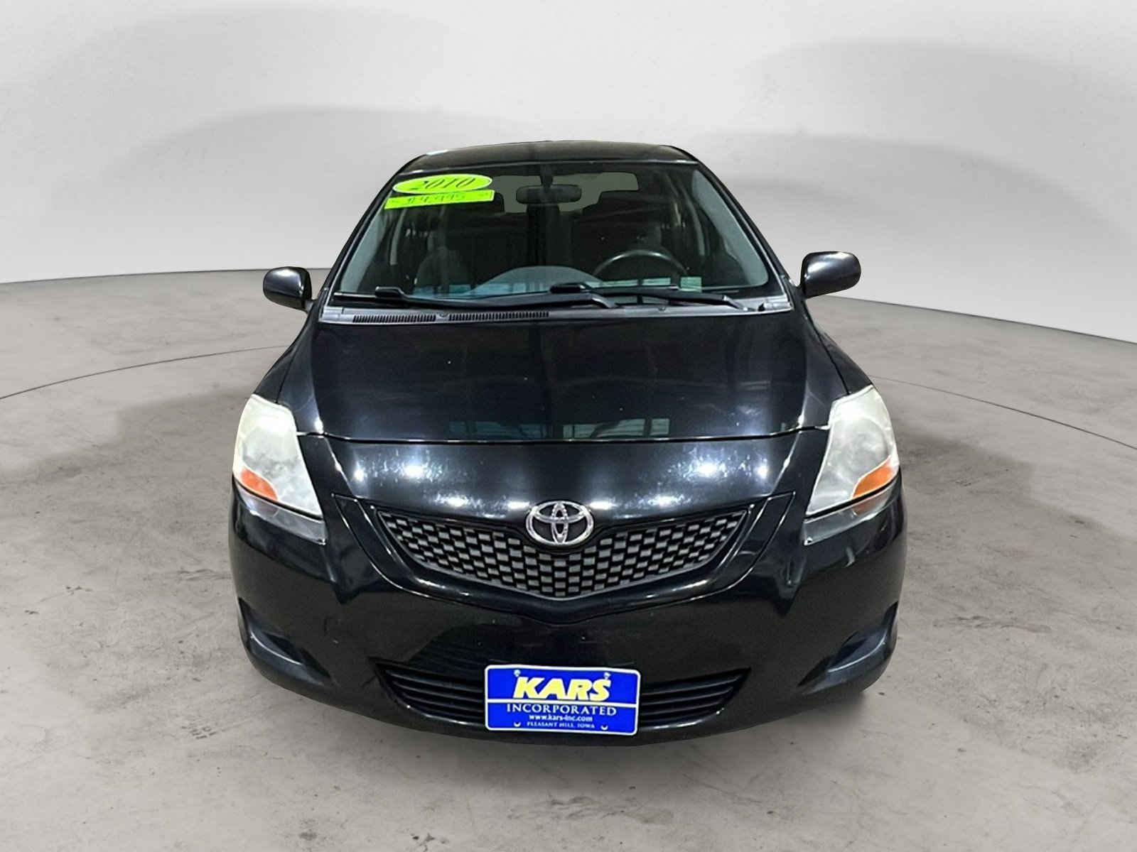 Used 2010 Toyota Yaris Sedan FWD image 2
