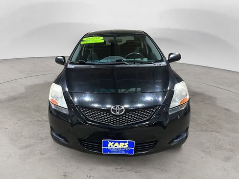 Used 2010 Toyota Yaris Sedan image 2