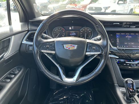 Used 2024 Cadillac XT6 Premium Luxury AWD/4WD image 24