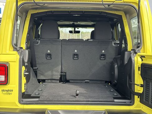 Used 2023 Jeep Wrangler Sahara image 30