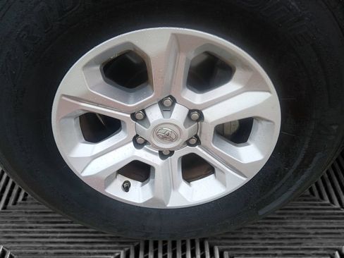 Used 2021 Toyota 4Runner SR5 Premium w/ Moonroof Package RWD image 10