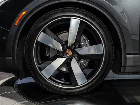 Used 2025 Porsche Macan Electric image 15