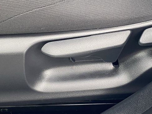 Certified 2024 Toyota Corolla SE image 28