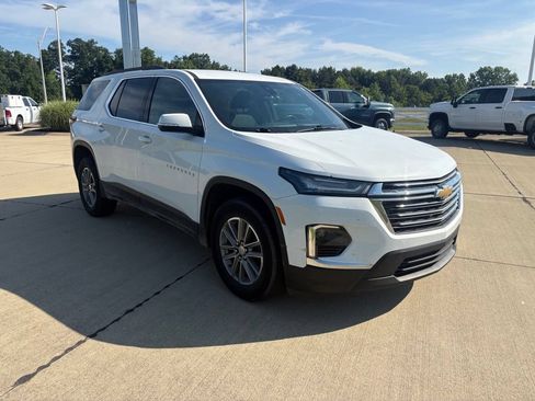 Used 2023 Chevrolet Traverse LT FWD image 8