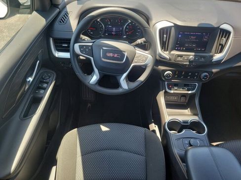 Used 2024 GMC Terrain SLE FWD image 12