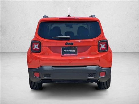 Used 2017 Jeep Renegade Altitude FWD image 7