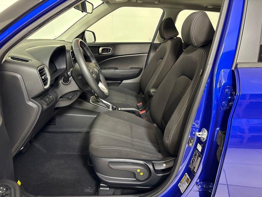 Used 2024 Hyundai Venue SEL FWD image 14