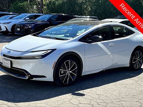 Used 2026 Toyota Prius XLE image 3