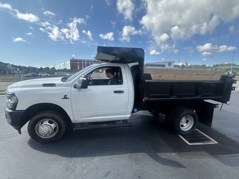 Used 2024 RAM 3500 Tradesman image 37