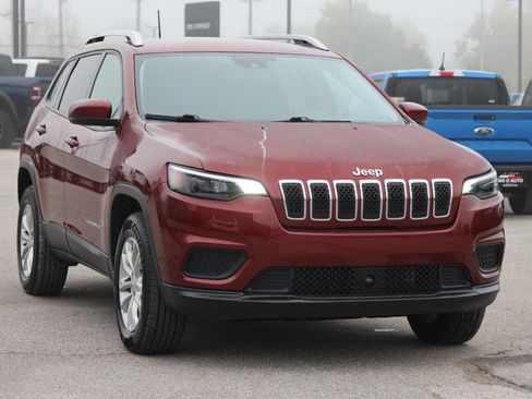 Used 2021 Jeep Cherokee Latitude image 4