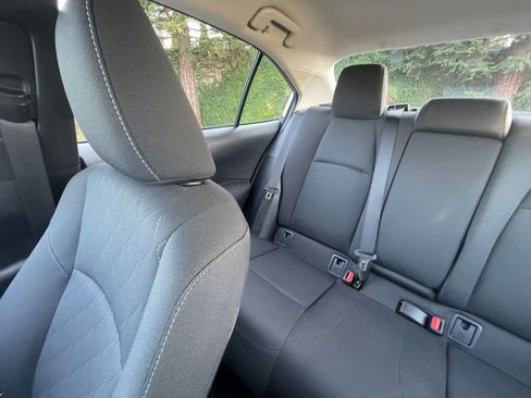 Used 2025 Toyota Corolla LE image 40