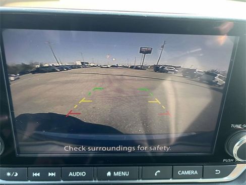 Used 2022 Nissan Rogue SV image 22