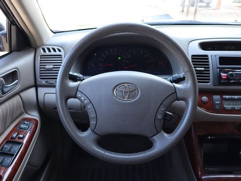 Used 2005 Toyota Camry XLE image 11