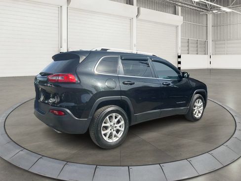 Used 2015 Jeep Cherokee Latitude w/ Comfort/Convenience Group AWD/4WD image 3